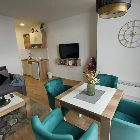 Topview Kopaonik-dvori アパート